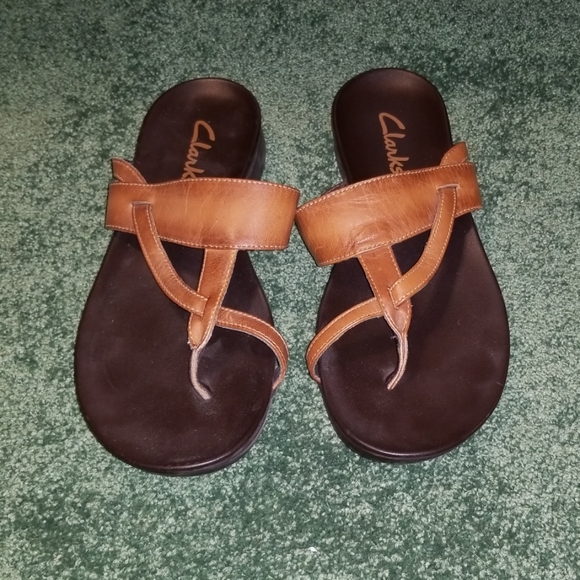 clark leather flip flops